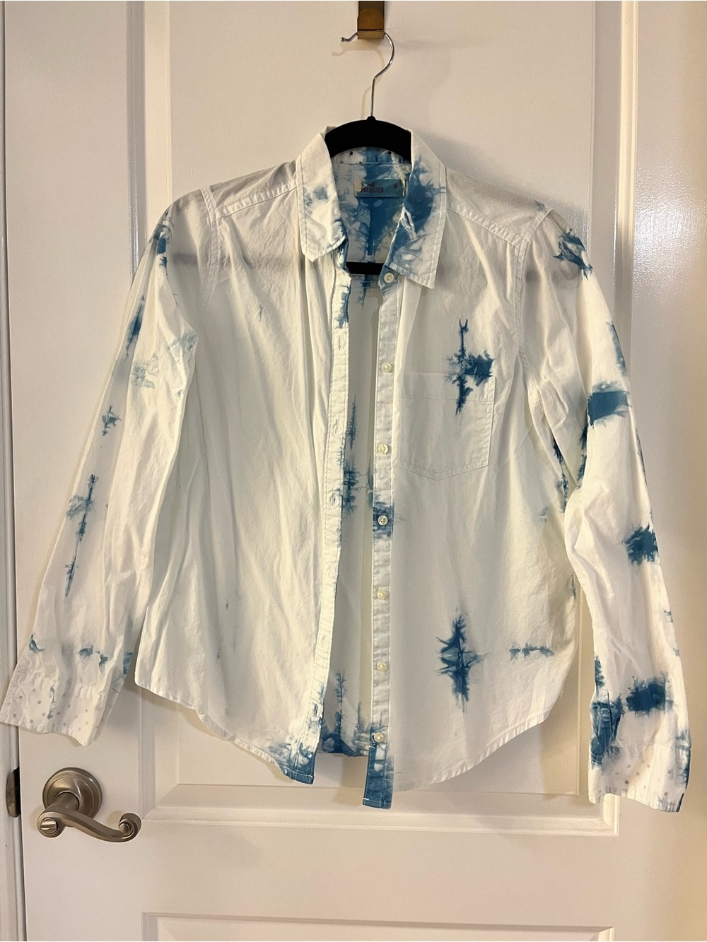 Hollister blue and white tie-dye button-up shirt